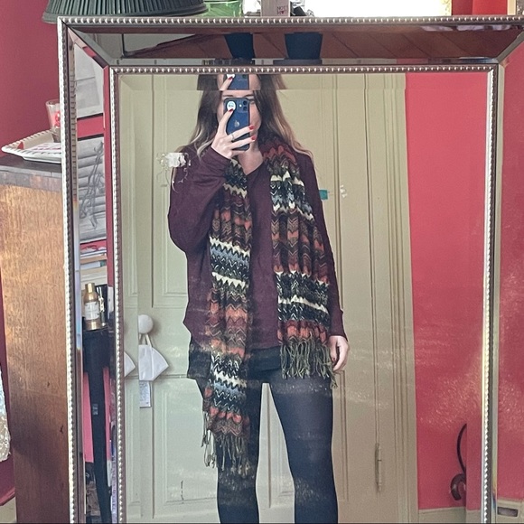 Knit pattern scarf - Picture 2 of 7